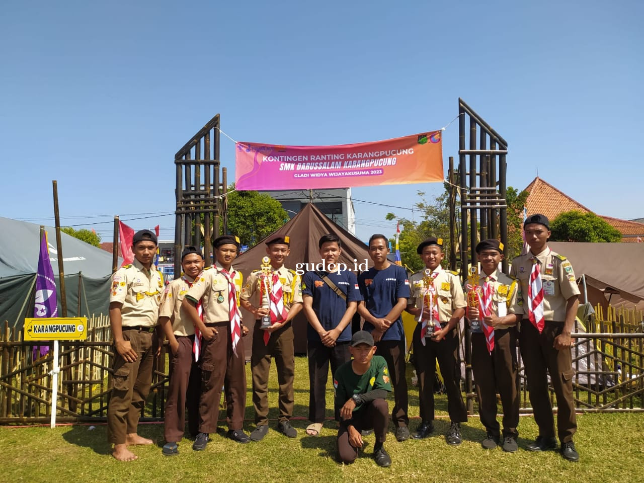 Pramuka SMK Darussalam Karangpucung Raih Juara 3 Lomba Cepat...